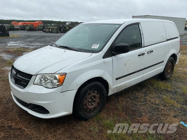 RAM Tradesman C/V Carros
