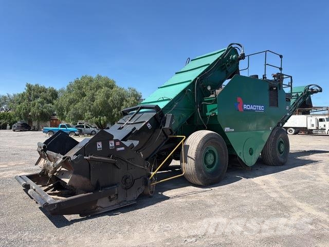 Roadtec SB2500 物流运输车辆