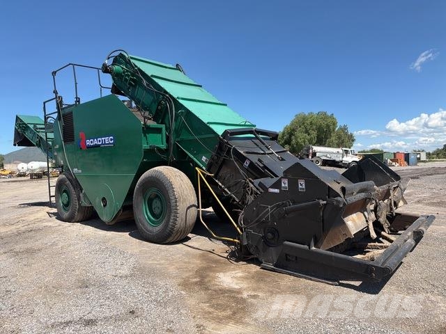 Roadtec SB2500 物流运输车辆