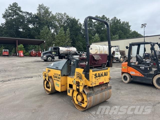 Sakai SW320-1 Rolos compactadores de tambor duplo