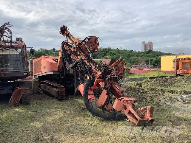 Sandvik RANGER DX800 Avolouhintaporauslaitteet