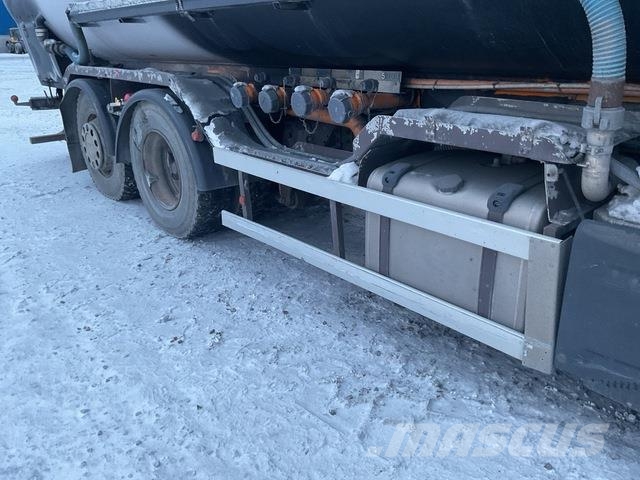 Scania P114LB-380 Autocisterna