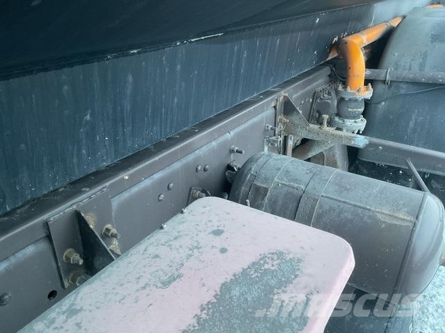 Scania P114LB-380 Autocisterna