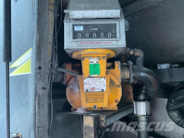 Scania P114LB-380 Autocisterna