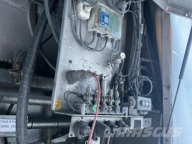 Scania P114LB-380 Autocisterna