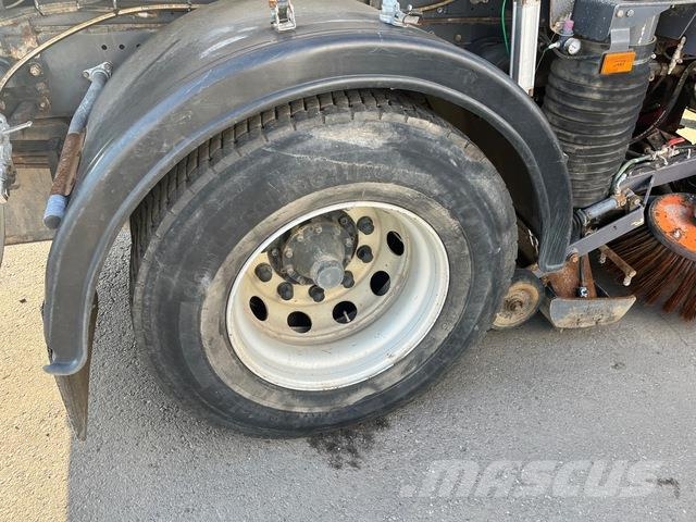Scania P250 Sopmaskiner