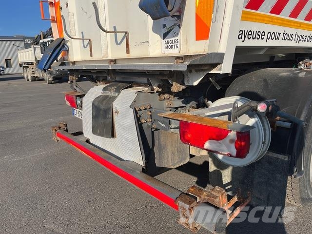Scania P250 Sopmaskiner