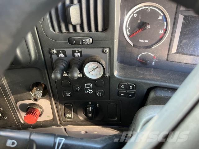 Scania P250 Sopmaskiner