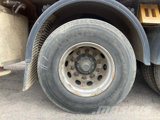 Scania P410CB Betonipumppuautot