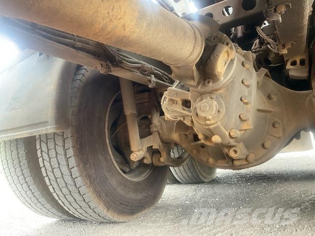 Scania P410CB Betonipumppuautot