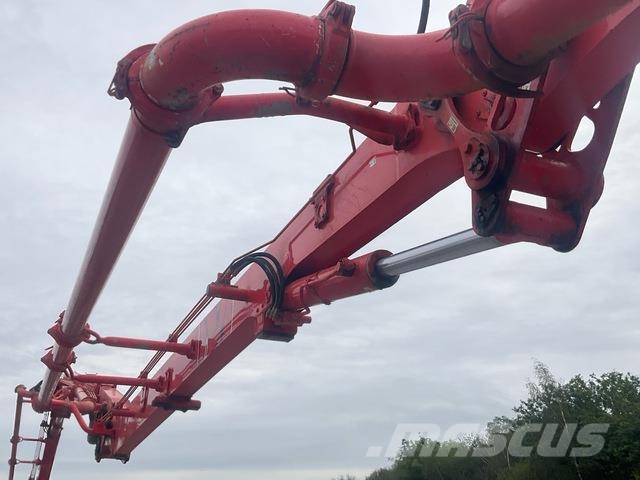 Scania P410CB Betonipumppuautot