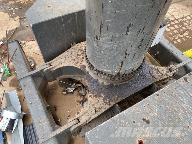 Sennebogen 835E Construction - Others