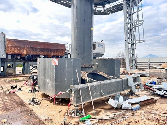 Sennebogen 835E Construction - Others