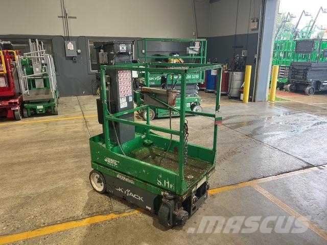 SkyJack SJ16 Vertical mast lifts