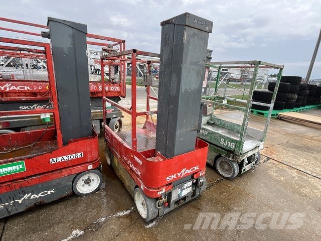 SkyJack SJ16 Plataformas elevatórias verticais