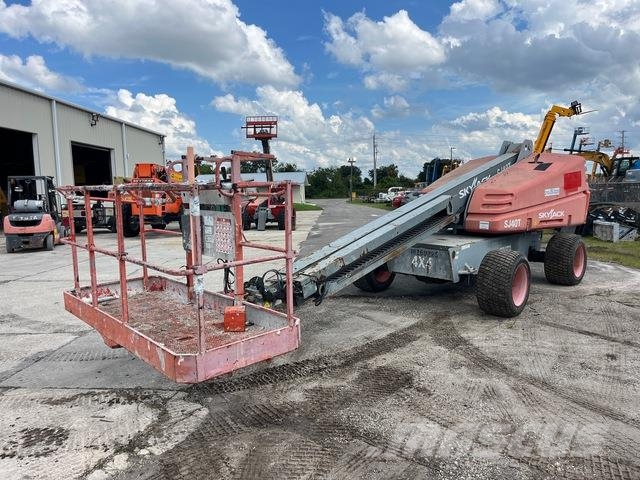 SkyJack SJ40T Teleskopiskie pacēlāji