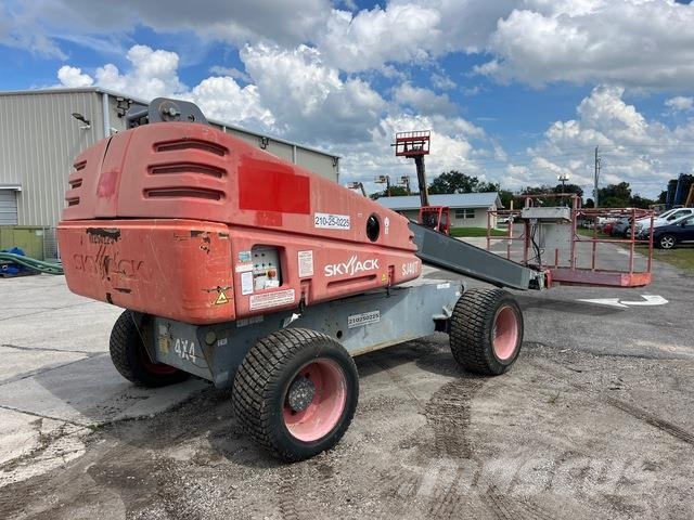 SkyJack SJ40T Teleskopiskie pacēlāji