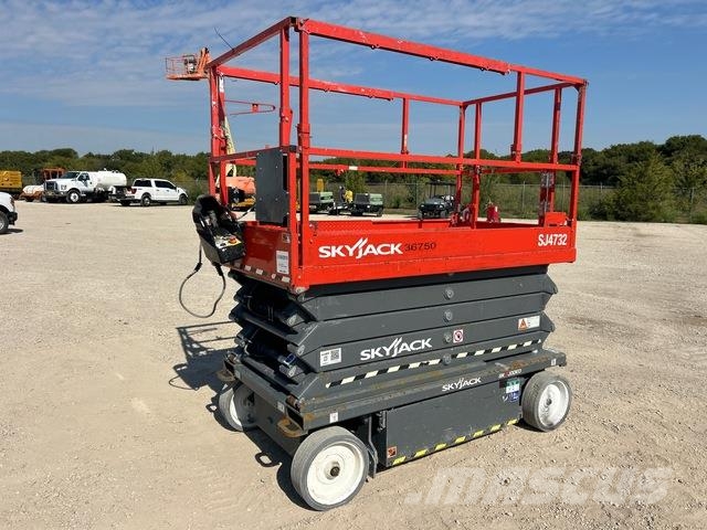 SkyJack SJ4732 Elevadores de tesoura