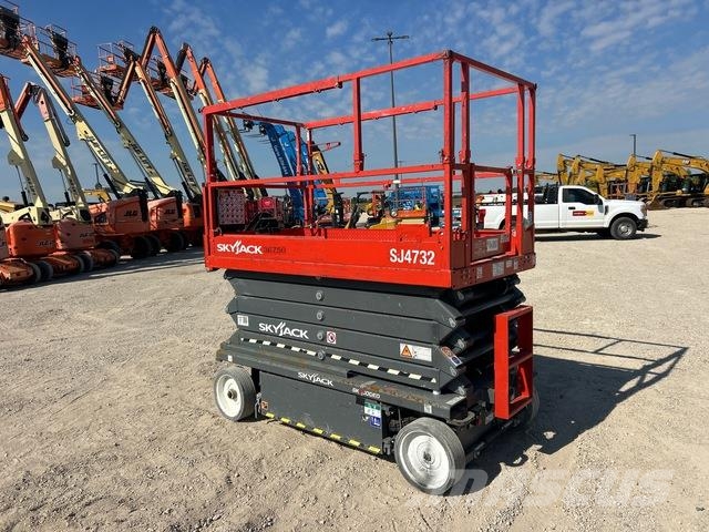SkyJack SJ4732 Elevadores de tesoura