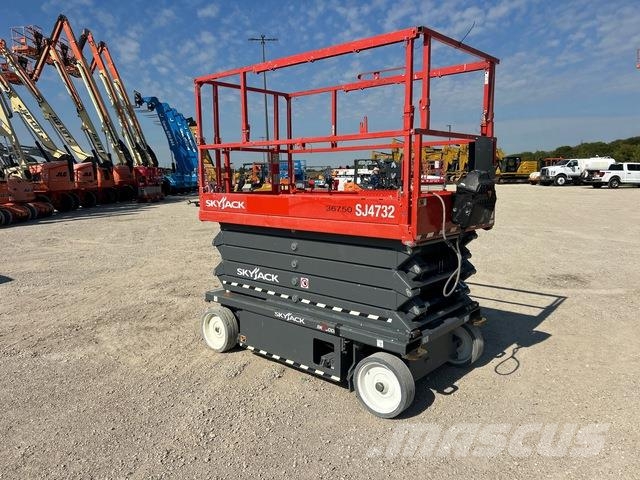 SkyJack SJ4732 Elevadores de tesoura