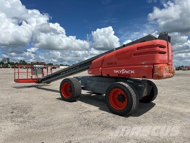 SkyJack SJ61T Teleskopiskie pacēlāji