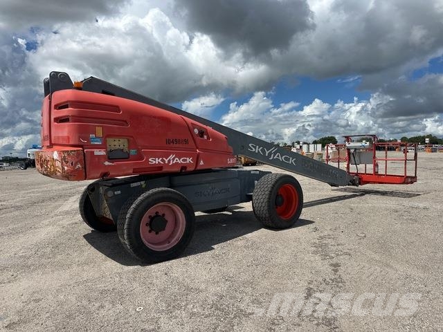 SkyJack SJ61T Teleskopiskie pacēlāji
