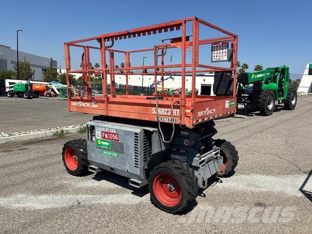 SkyJack SJ6826 RT Scissor lifts
