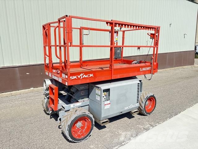 SkyJack SJ6826 RT Scissor lifts