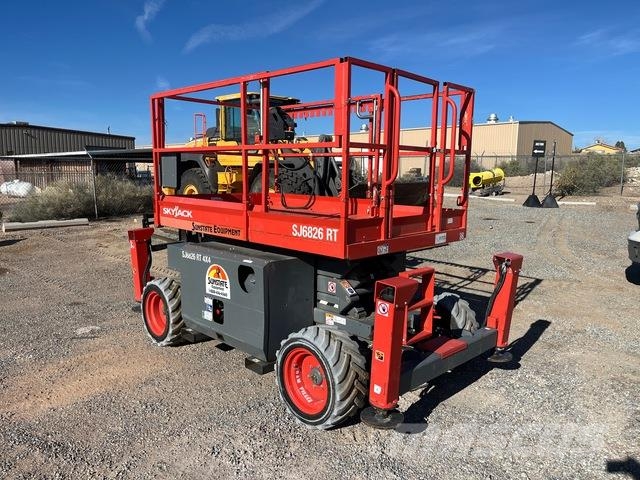 SkyJack SJ6826RT Elevadores de tesoura