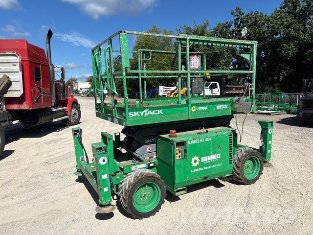 SkyJack SJ6832 RT Nacelle ciseaux