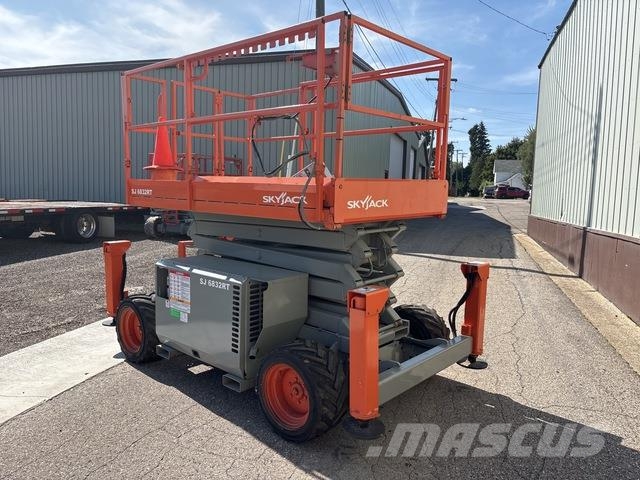 SkyJack SJ6832 RT Scissor lifts