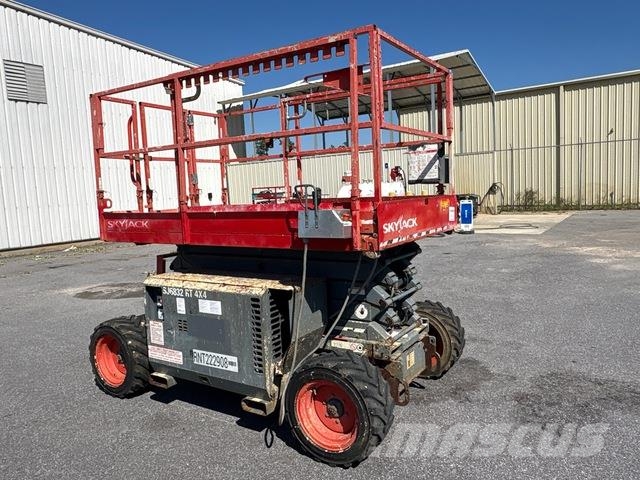 SkyJack SJ6832RT Scissor lifts
