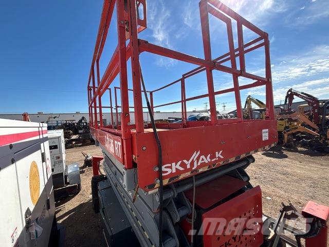 SkyJack SJ7135RT Scissor lifts