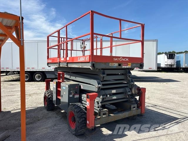 SkyJack SJ8841 RT Scissor lifts