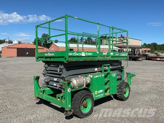 SkyJack SJ8841RT Scheren-Arbeitsbühnen