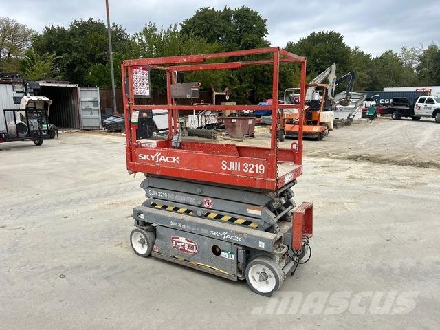 SkyJack SJIII-3219 Makazaste platforme