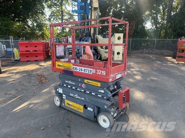 SkyJack SJIII-3219 Scheren-Arbeitsbühnen