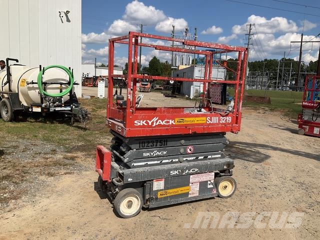 SkyJack SJIII-3219 Elevadores de tesoura