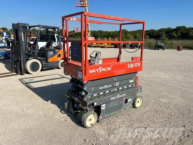 SkyJack SJIII-3219 Elevadores de tesoura