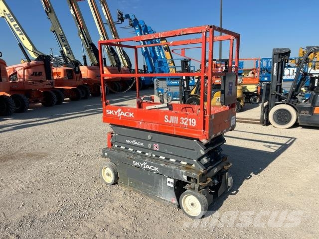 SkyJack SJIII-3219 Elevadores de tesoura