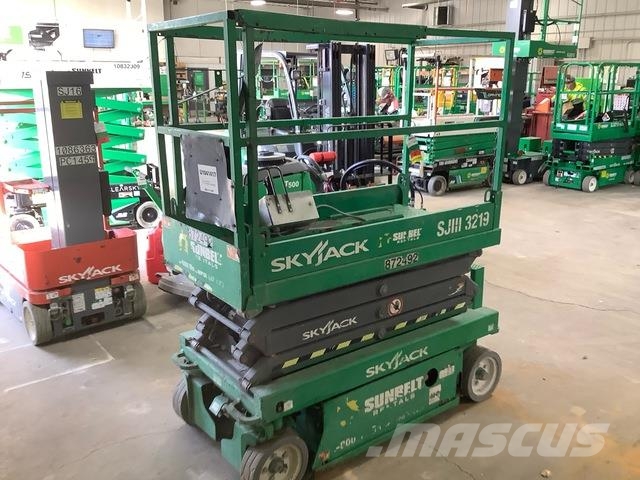 SkyJack SJIII 3219 Elevadores de tesoura