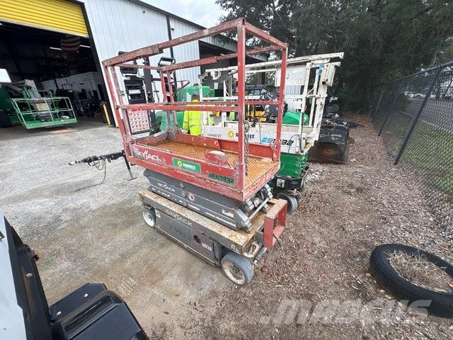 SkyJack SJIII-3219 رافعات مقصية الشكل