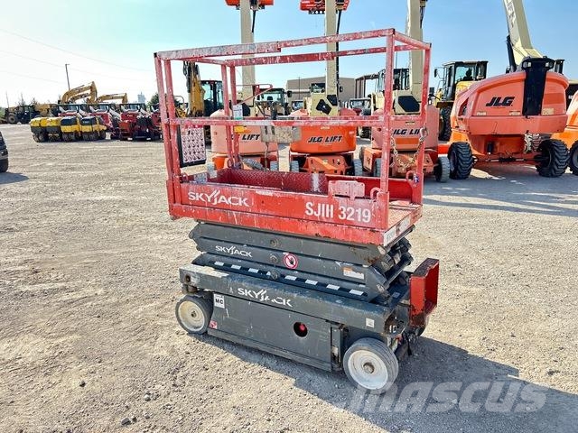 SkyJack SJIII-3219 Scissor lifts