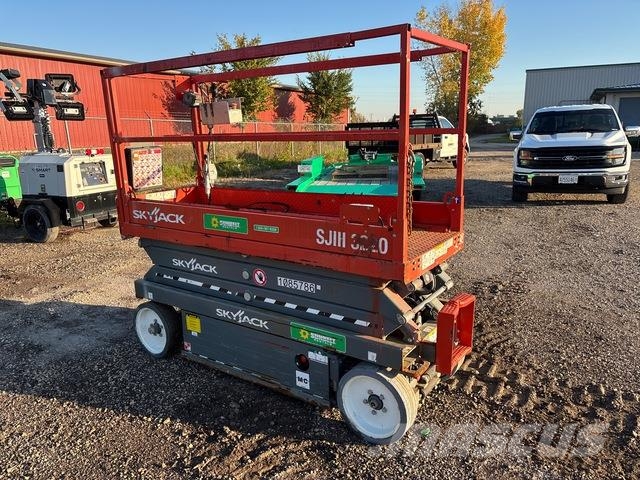 SkyJack SJIII 3220 Scissor lifts