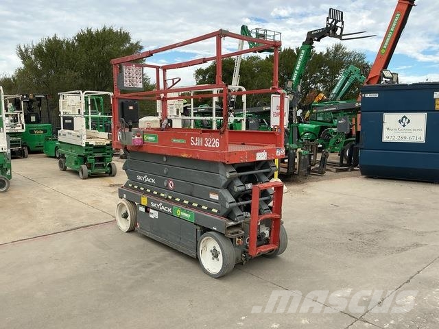 SkyJack SJIII 3226 Scissor lifts