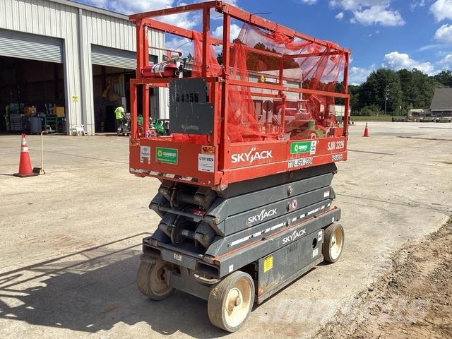 SkyJack SJIII 3226 Scissor lifts