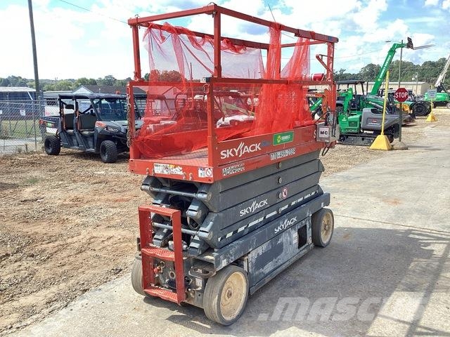 SkyJack SJIII 3226 Scissor lifts