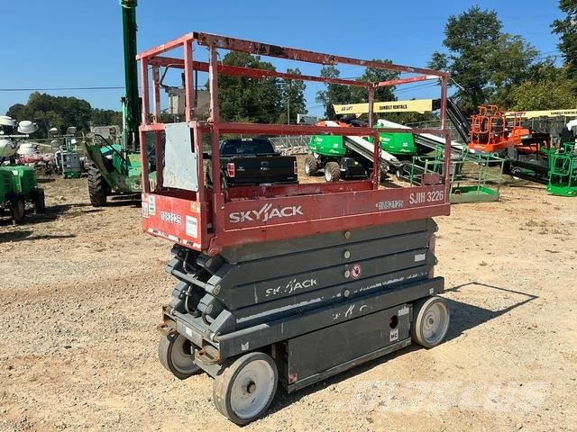 SkyJack SJIII-3226 Elevadores de tesoura