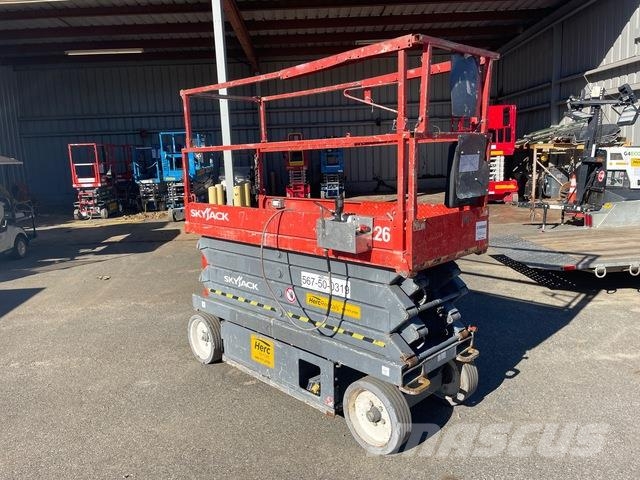 SkyJack SJIII 3226 가위형 리프트