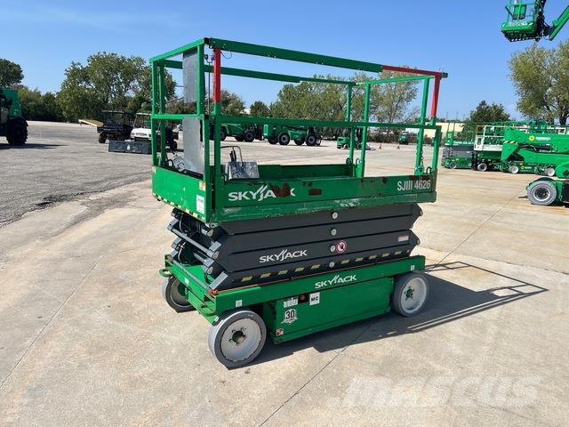 SkyJack SJIII-4626 Scissor lifts